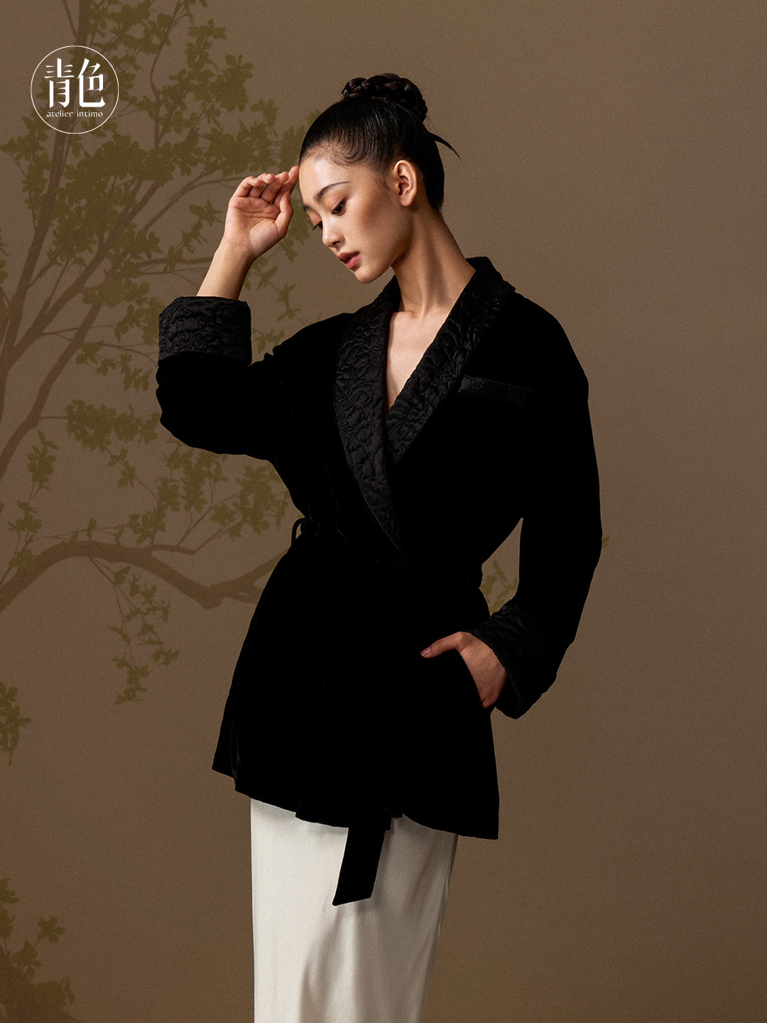 Atelier Intimo Yuebai Velvet and Cotton-Quilted Short Robe