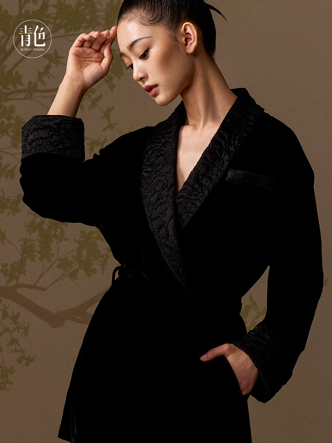 Atelier Intimo Yuebai Velvet and Cotton-Quilted Short Robe